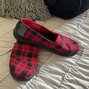 Red and Black Plaid Toms 🐻